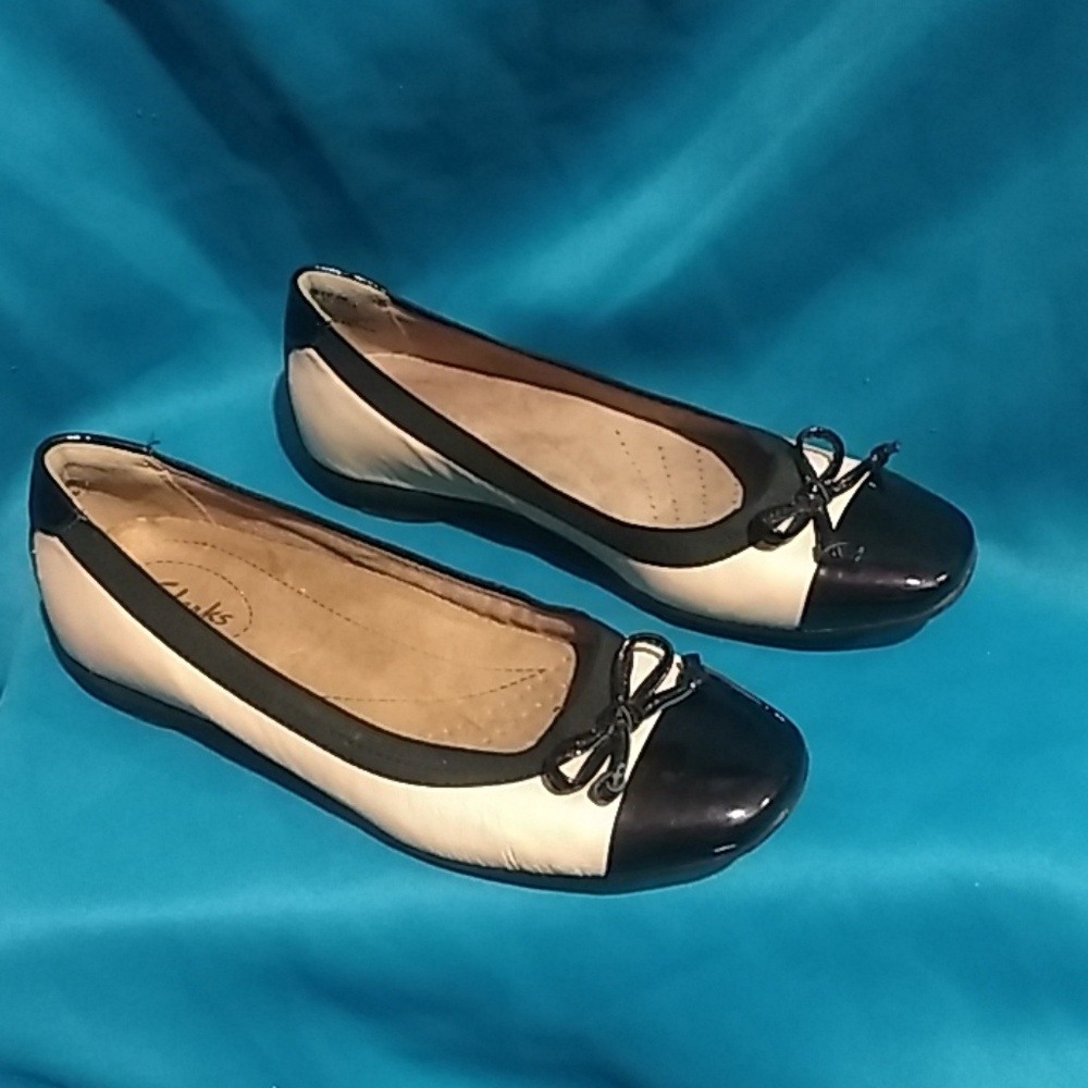Clark's flats size 5